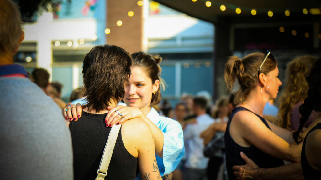 How to Pick Up Women as an Introvert Who Is Learning to Dance
